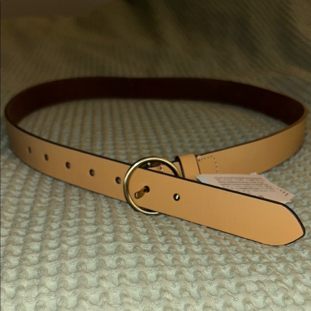 NWT XL Abercrombie Yellow Leather Belt